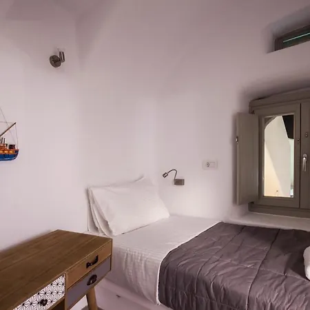 Oda ve Kahvaltı Cupola Oia